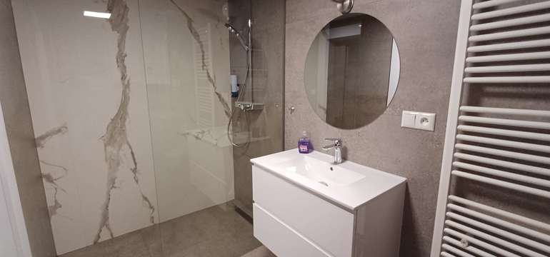 DVOJÚROVŇOVÝ APARTMÁN (55 m²)