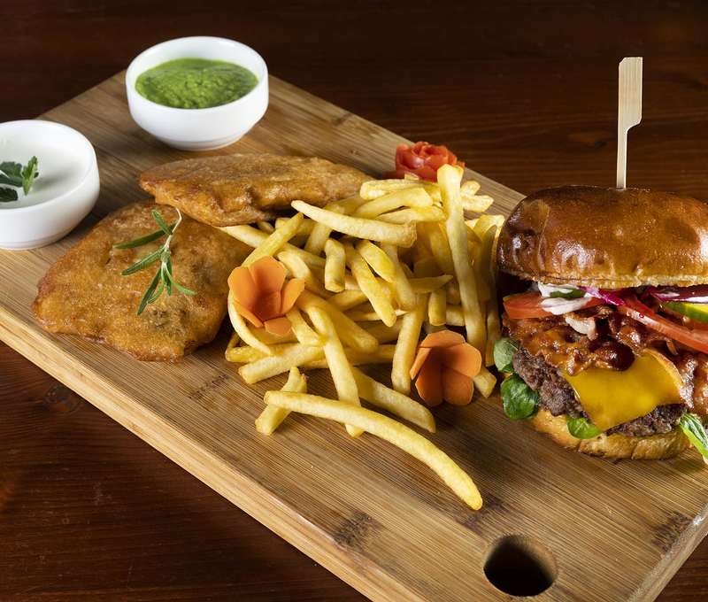 Burger a pivné Fish and Chips 
