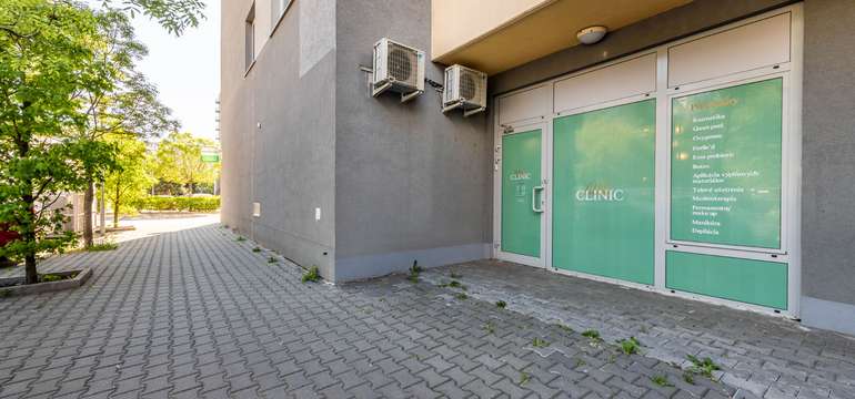 Vstup do salónu Little Clinic