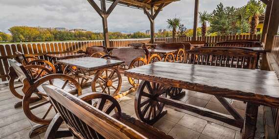 Misa plná rýb v Oáze pri Draždiaku pre 2 až 3 osoby/Bratislava – Petržalka