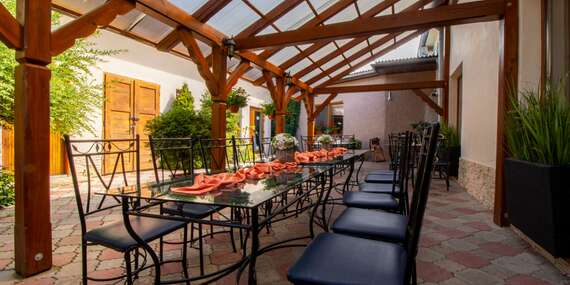 Rodinný Penzion Contesa v Krásnohorskom Podhradí s raňajkami/Krásnohorské Podhradie