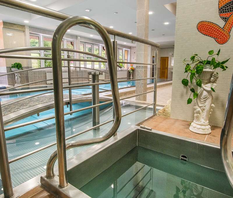 Wellness centrum v hoteli Bránica**** s bazénom, vírivkami a rôznymi saunami