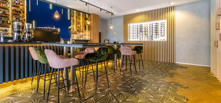 Aquarium Bar