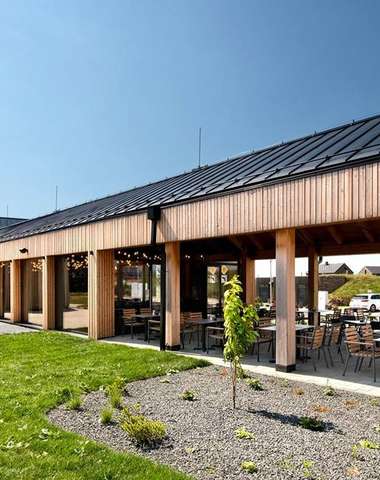 Reštaurácia Rock Farm vo Veľkej Lomnici - exteriér