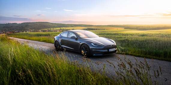 Zážitková jazda na Tesle Model S Plaid - najrýchlejšia Tesla na trhu/Slovensko