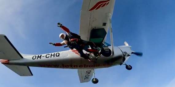 Darčeková poukážka na tandemové zoskoky od Let nebom/Slovensko