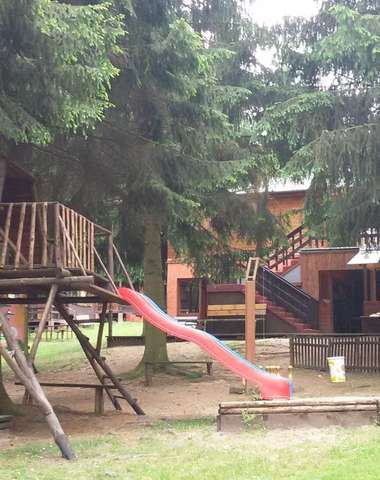 Rekreační středisko Chatrek se nachází u rybníka Komorník