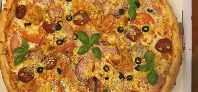 Pizza z pizzérie Si-Si