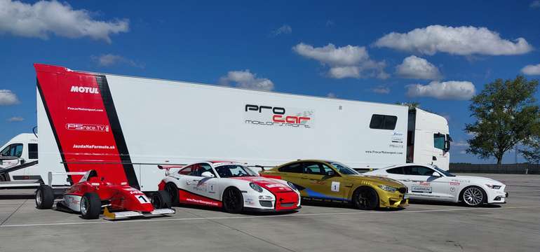Formula, Porsche v GT3 úprave, Mustang GT V8 alebo BMW M4 CS