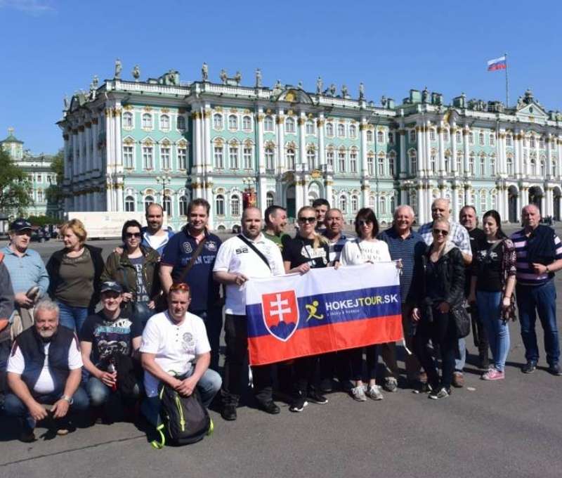 Darujte zážitok so zájazdmi na Futbaltour.sk a HokejTour.sk