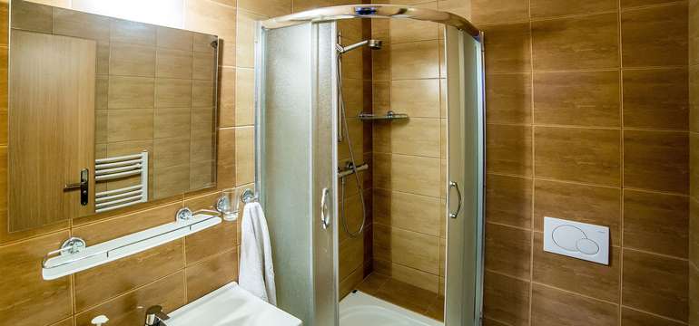 Kúpeľňa v apartmáne PATRIS