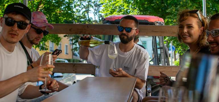 Vínovlečka - zážitková jazda vo vinohradoch s degustáciou vín