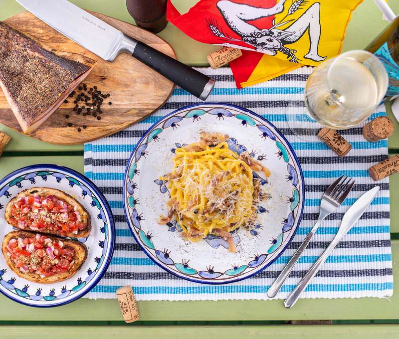 Carbonara s Guanciale (pravé sušené líčka) - domáce spaghetti Bigoli, vajíčko, guanciale, syr sicili