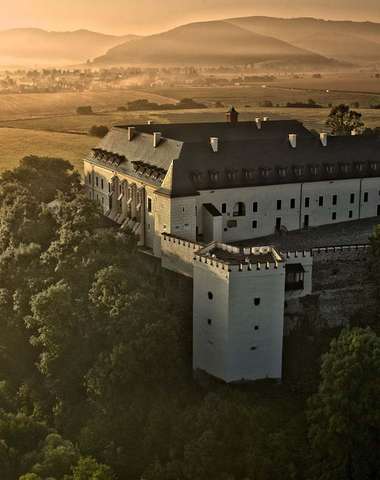 Hotel disponuje 55 izbami v ôsmich kategóriách