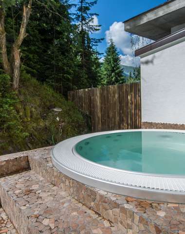 Hotel Ostredok*** má vonkajšie wellness pre ešte väčší relax