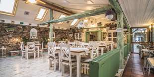 A La Maison Restaurant