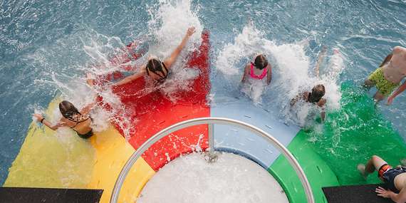 Vstupy do poľského aquaparku Termy Zakopiańskie s termálnymi bazénmi pre jednotlivcov aj rodiny/Poľsko - Zakopané