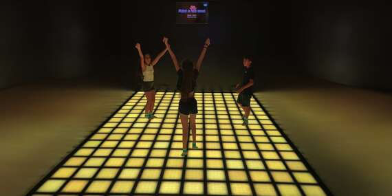 Vstup do zábavnej herne Pixel Planet v centre Krakova/Poľsko - Krakov