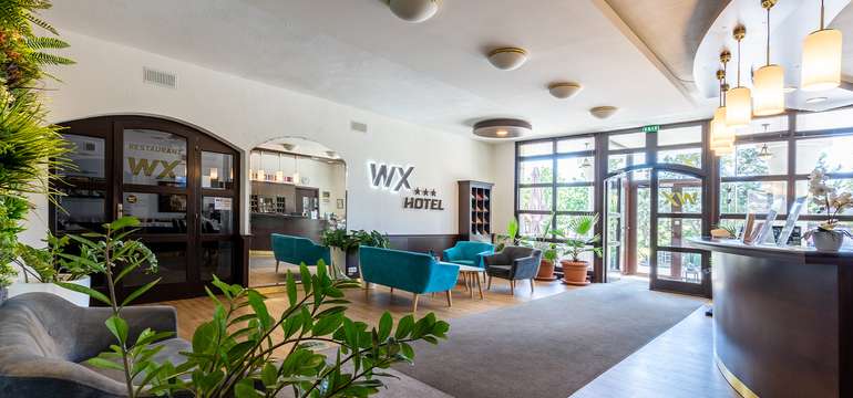 WX Hotel***