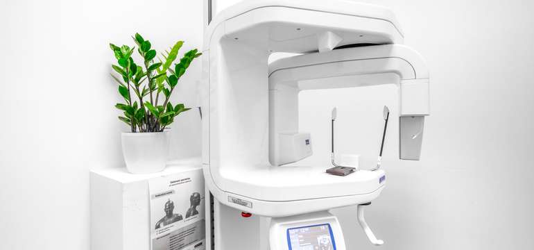 Black & White Dental Clinic
