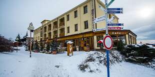 Hotel Smokovec*** leží v centre mesta, pri lanovke na Hrebienok a zastávke TEŽ