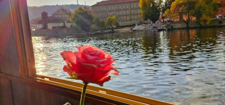 Kochejte se výhledy na to nejkrásnější, co královská Praha nabízí.