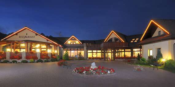 Hotel Amalia*** v srdci Vysokých Tatier s raňajkami a neobmedzeným vstupom do vyhrievaného bazéna/Vysoké Tatry - Nová Lesná