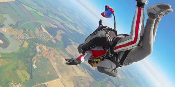 Tandemový zoskok z lietadla - jednoduchá cesta k absolútnemu pocitu slobody/Nové Zámky