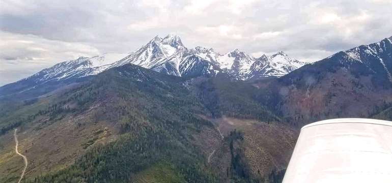 Zážitkový let ponad Tatry aj s možnosťou pilotovania športového lietadla