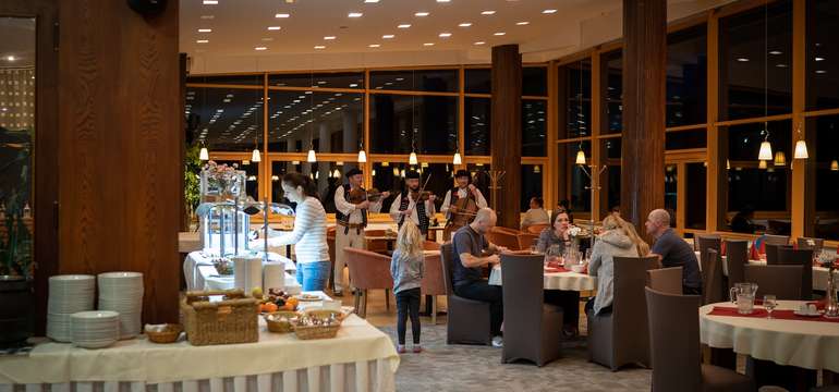 Reštaurácia v rodinnom hoteli Boboty*** vo Vrátnej