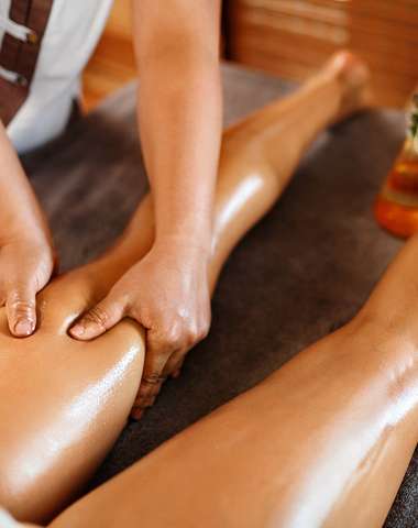 Thajská olejová aromatická masáž v Siam Retreat Thai Massage