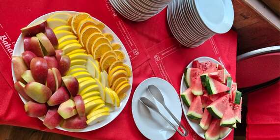 Zážitková plavba lodí po Vltavě s možností rautu a živé hudby/Praha - Vltava