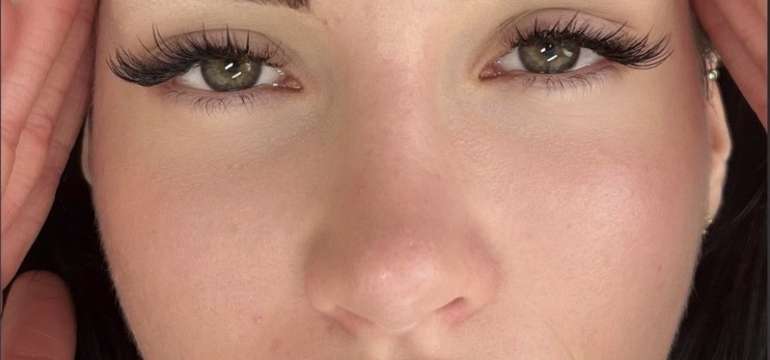 Dokonalý pohľad bez námahy: predĺženie rias s mascara efektom