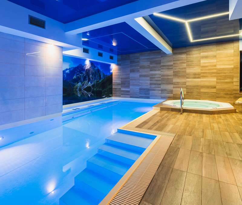 Neobmedzený relax vás čaká v bazéne a vírivke hotela Sadelski Dwór****