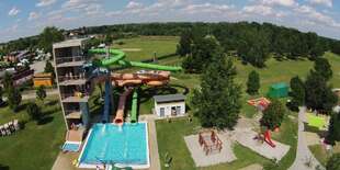 Termálny vodný svet Várkertfürdő v maďarskom meste Pápa