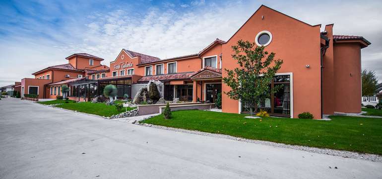 Hotel Galanta**** - elegantný hotel situovaný v jednom z najatraktívnejších regiónov