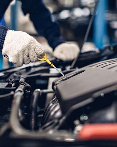 Výmena motorového oleja a filtrov osobného automobilu