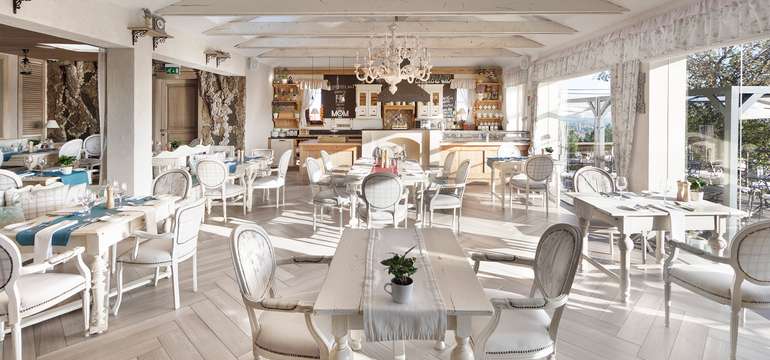 Reštaurácie Boutique Hotela Zlatý Kľúčik – Cle D`Or a Frenchie Terrasse s luxusným interiérom