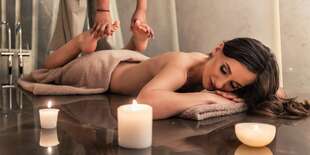 Kráľovská masáž, foot relax alebo masáž chrbta, ramien a krku