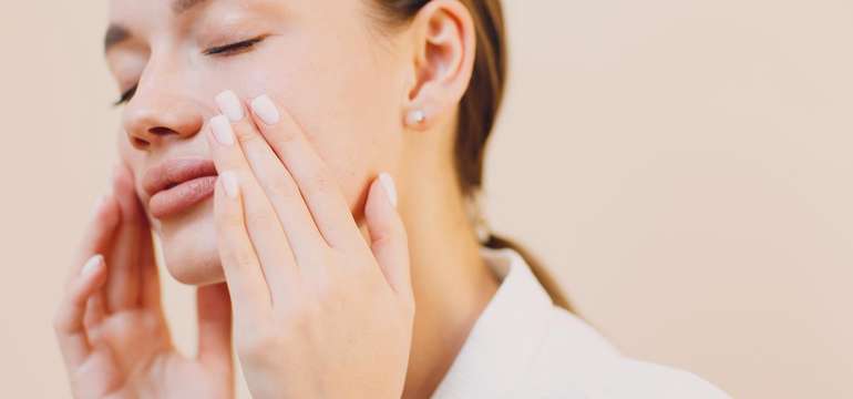 Anti-aging ošetrenie, Retinol Booster alebo kozmetická masáž tváre v salóne Lussy