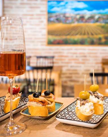 Trnavská vínna cesta - degustácia lokálnych vín pre 2 osoby