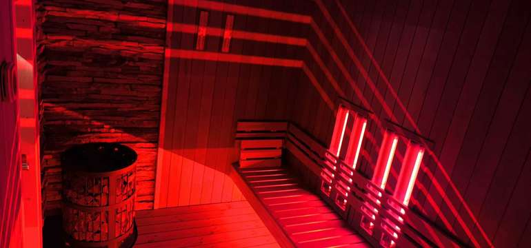 Vlastný wellness s budovou v tvare veľkého suda