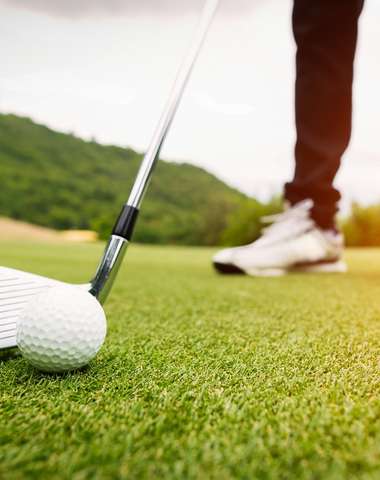 Počas golfového kurzu si osvojíte techniku aj etiketu tohto športu (ilustračné foto)