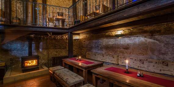 Degustácia vín vo vínnej pivničke Kaštiela Chateau Krakovany so syrovou misou pre 2 osoby/Krakovany - Piešťany