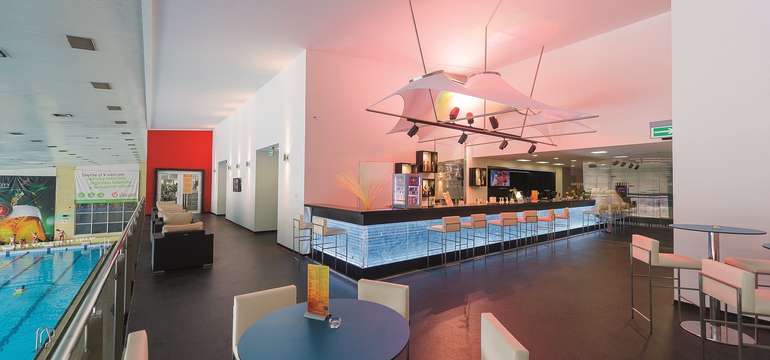 Súčasťou wellness centra v AquaCity Poprad je aj bar s občerstvením