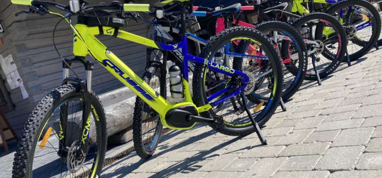 Zľava na zapožičanie e-bikeov v miestnej požičovni