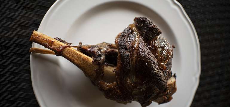 Až 3,5 kg mäsa: sedliacke rebrá, BBQ rebrá, pečené koleno