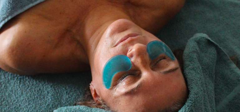 Hĺbkové čistenie pleti prístrojom Pro Facial