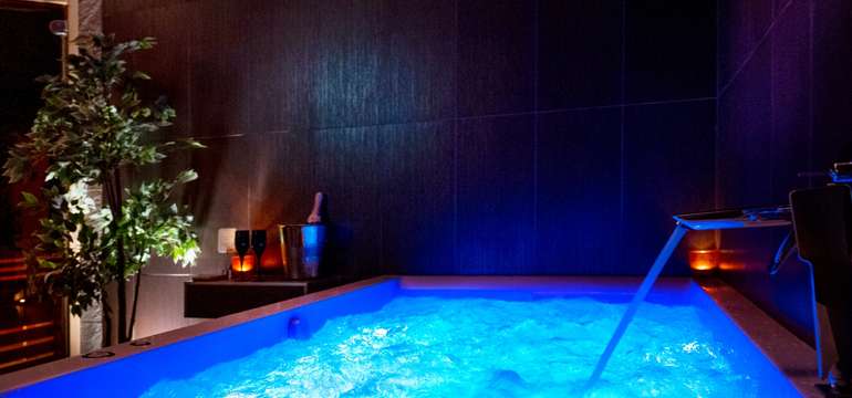 Privátne wellness so sviečkami a welcome drinkom v PREMIUM**** business hotel