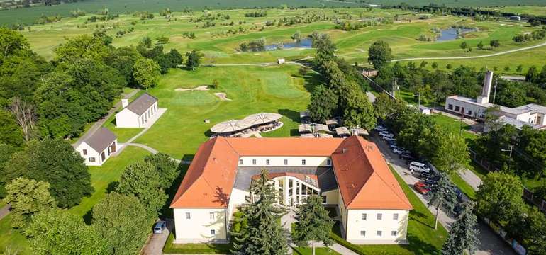Úchvatný areál Golfového Clubu Welten v Báči - iba 20 minút od Bratislavy